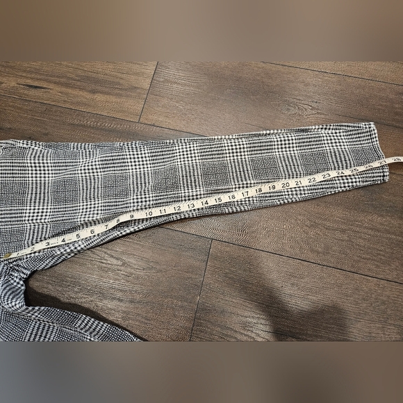 Refuge Plaid Skinny Pants - Size 8 - Picture 11 of 12